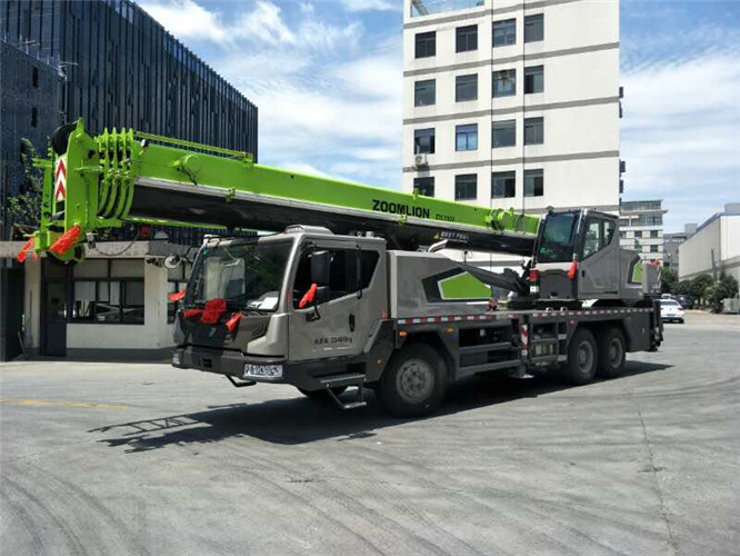 赣州市跨街广告牌的高空安装注意事项