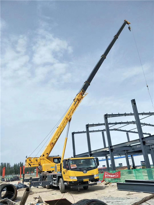 赣州市超高层建筑钢结构吊装案例